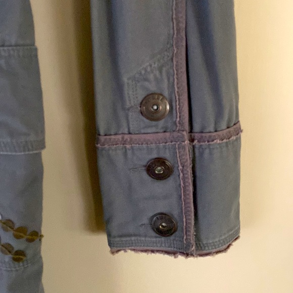 Tulle 100% cotton, women’s distressed long length light denim jacket. - Picture 8 of 14